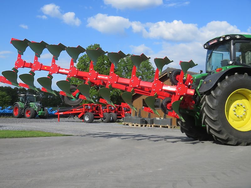 ESCUDERO agroXX -- CHRF--9 Schar - Ecologic Onland Dreh-Schälpflug--