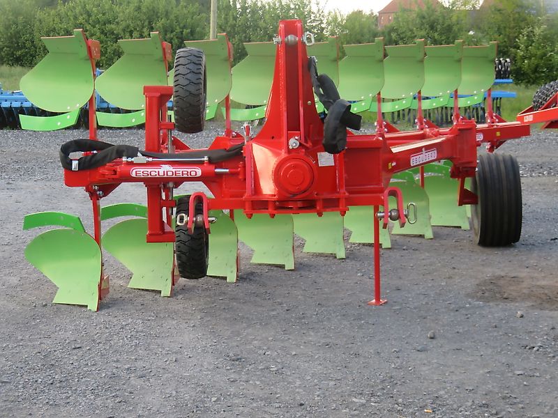 ESCUDERO agroXX -- CHRF--9 Schar - Ecologic Onland Dreh-Schälpflug--