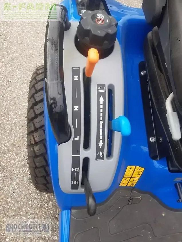 New Holland boomer 25 c C