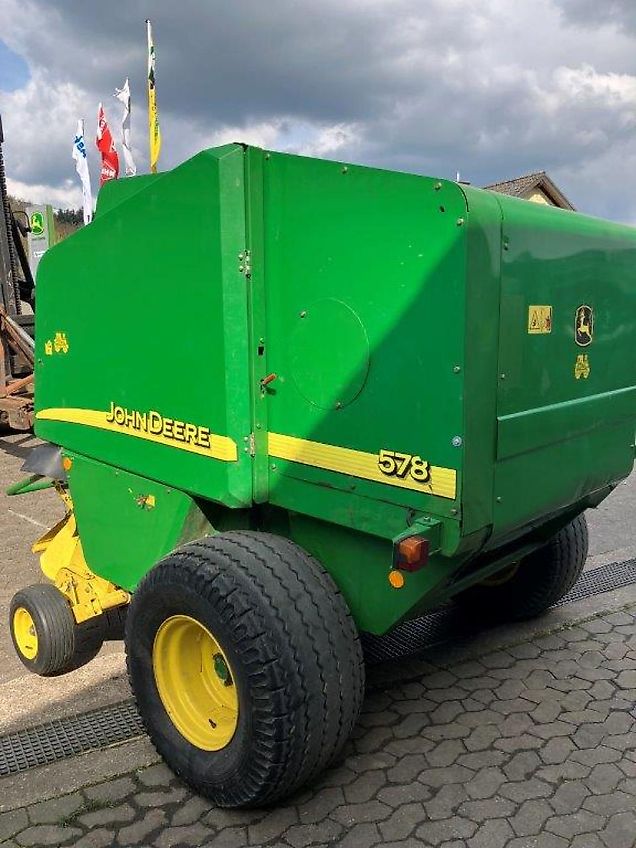 John Deere 578