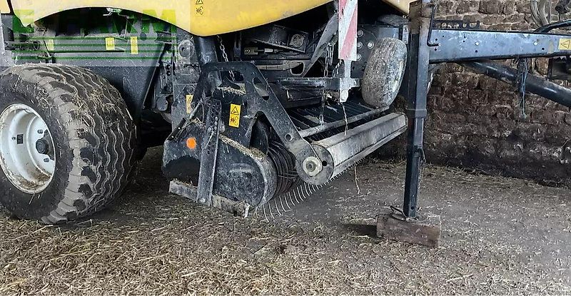 New Holland roll-belt 180 superfeed