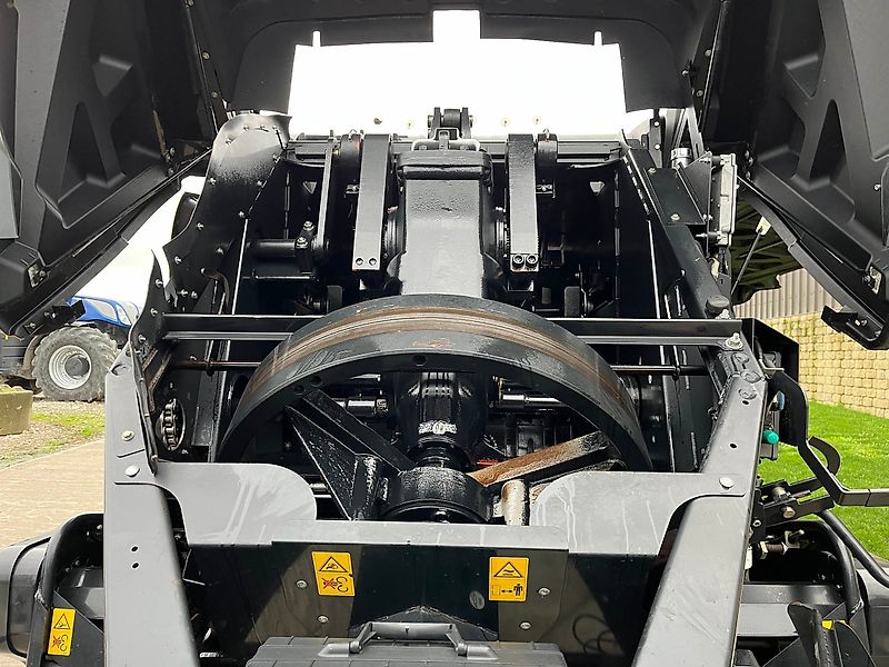 New Holland Agriculture New Holland BB1290 Plus Square Baler For Sale