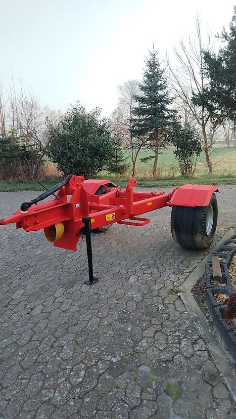 Amazone Kverneland Fahrgestell für Anbaudüngerstreuer Fahrgestell für Dreipunktanbaugerät Fahrgestell zum Afsatteln bon Anbaugeräten mt Zapwellenbock und Dreipunktanbau 2500k Gesamtgewicht Bereifung 500/50-17