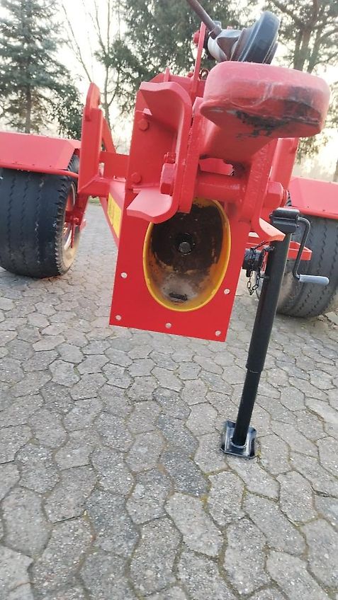 Amazone Kverneland Fahrgestell für Anbaudüngerstreuer Fahrgestell für Dreipunktanbaugerät Fahrgestell zum Afsatteln bon Anbaugeräten mt Zapwellenbock und Dreipunktanbau 2500k Gesamtgewicht Bereifung 500/50-17