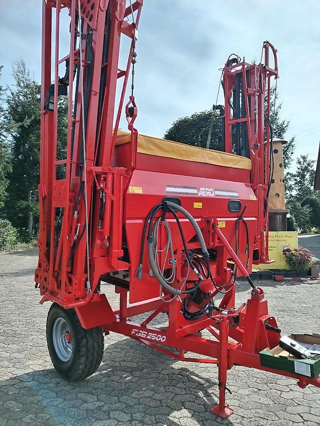 Amazone Kverneland Fahrgestell für Anbaudüngerstreuer Fahrgestell für Dreipunktanbaugerät Fahrgestell zum Afsatteln bon Anbaugeräten mt Zapwellenbock und Dreipunktanbau 2500k Gesamtgewicht Bereifung 500/50-17