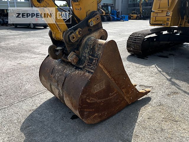 Caterpillar 325FL