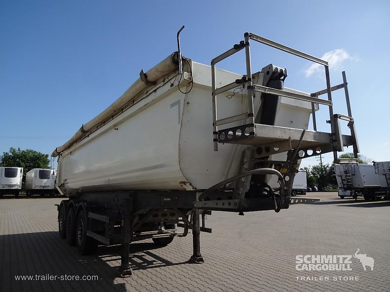Schmitz Semitrailer Tipper Steel half pipe body 28m³