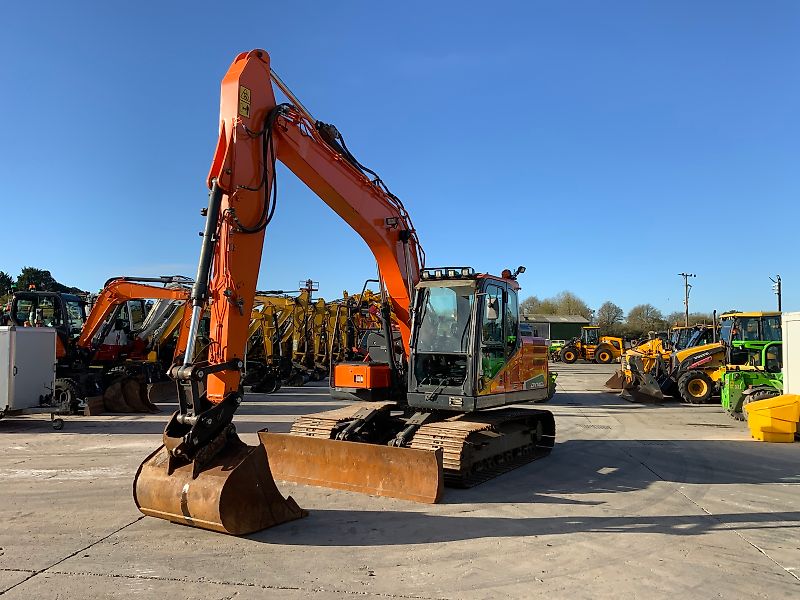 Doosan DX140 LC Digger (ST25163)