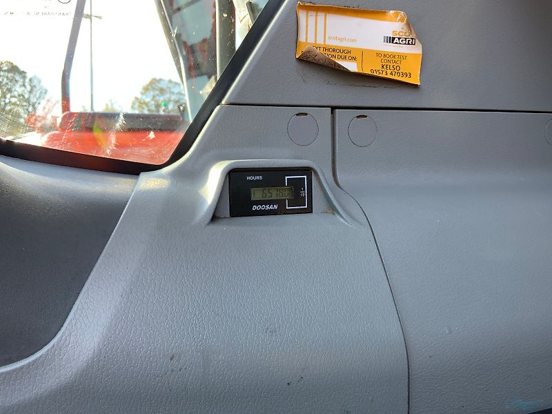 Doosan DX140 LC Digger (ST25163)