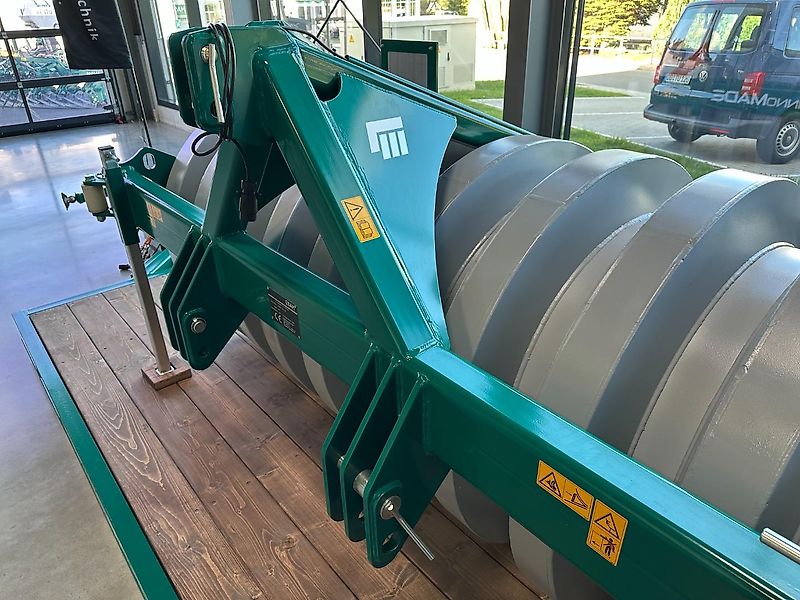 innoMADE Silagewalze SW 300