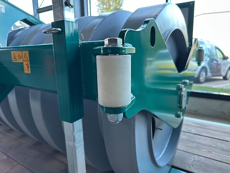 innoMADE Silagewalze SW 300