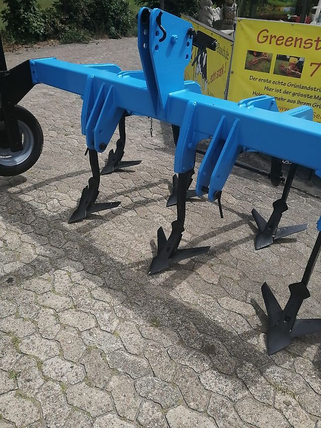 Heilers Frontgrubber 250cm Ideal zur Gülleeinarbeitung 6 Flügelstile mit 420mm breite bis zu 850mm Arbeitstiefe möglich Frontanbau Heckanbau Gummistützräder 600mm über Lochschiene Tiefeneinstellung Flügelschargrubber