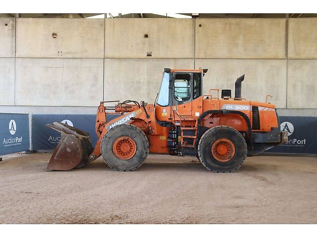 Doosan DL300