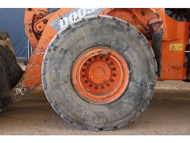 Doosan DL300