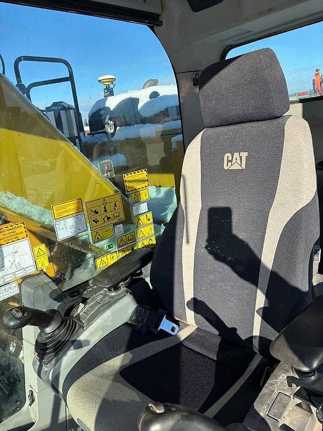 Caterpillar 325 FL CR