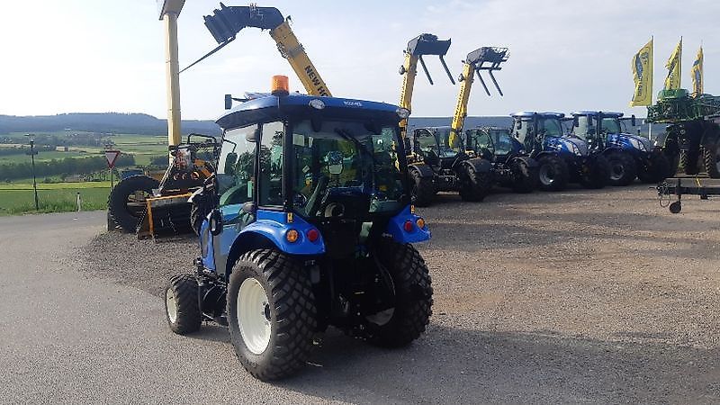 New Holland Boomer 35