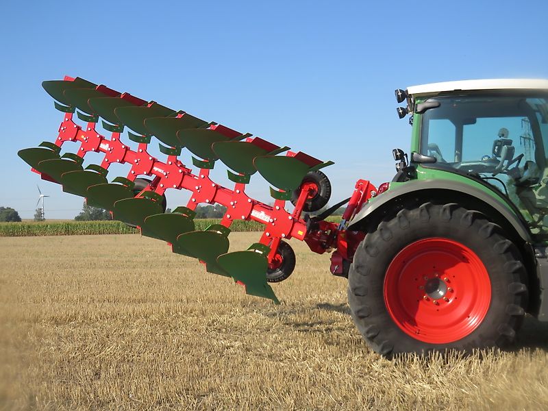 ESCUDERO agroXX -- CHRF - 8 Schar-Ecologic Onland Dreh-Schälpflug--