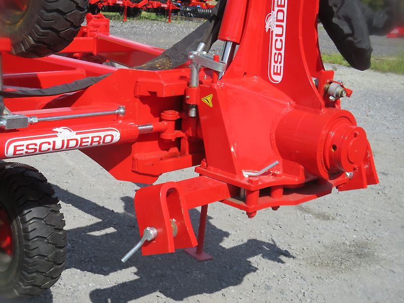 ESCUDERO agroXX -- CHRF - 8 Schar-Ecologic Onland Dreh-Schälpflug--