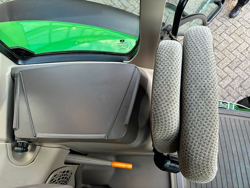 John Deere 6130R inkl. John Deere 643R