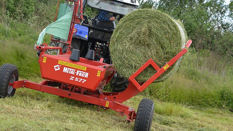 Metal-fach Z577 Ballenwickler Rundballenwickler mit Seitenlader NEU