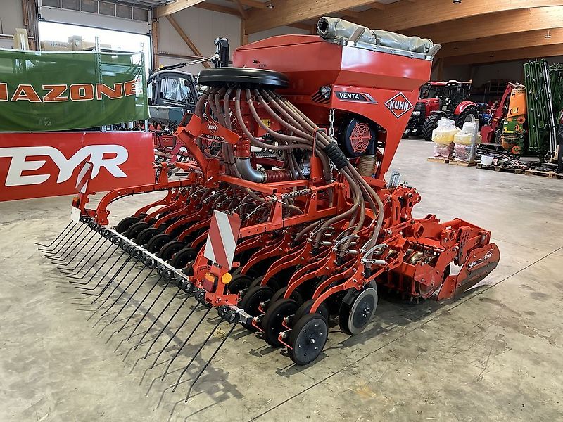 Kuhn HRB 302 mit Venta 330-24