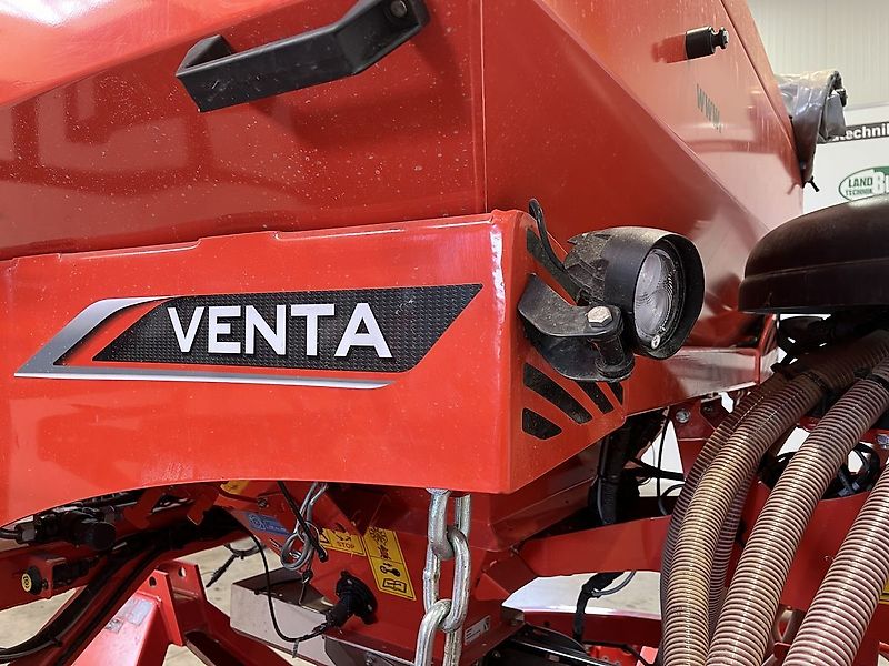 Kuhn HRB 302 mit Venta 330-24