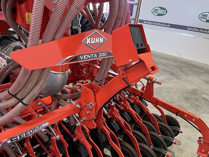 Kuhn HRB 302 mit Venta 330-24