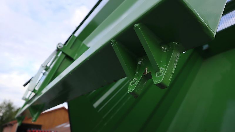 Pronar T679M Halfpipe - Muldenkipper mit Aufsätze und Bereifung 500/60R22.5--