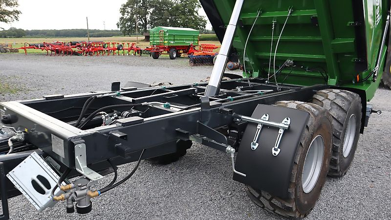 Pronar T679M Halfpipe - Muldenkipper mit Aufsätze und Bereifung 500/60R22.5--