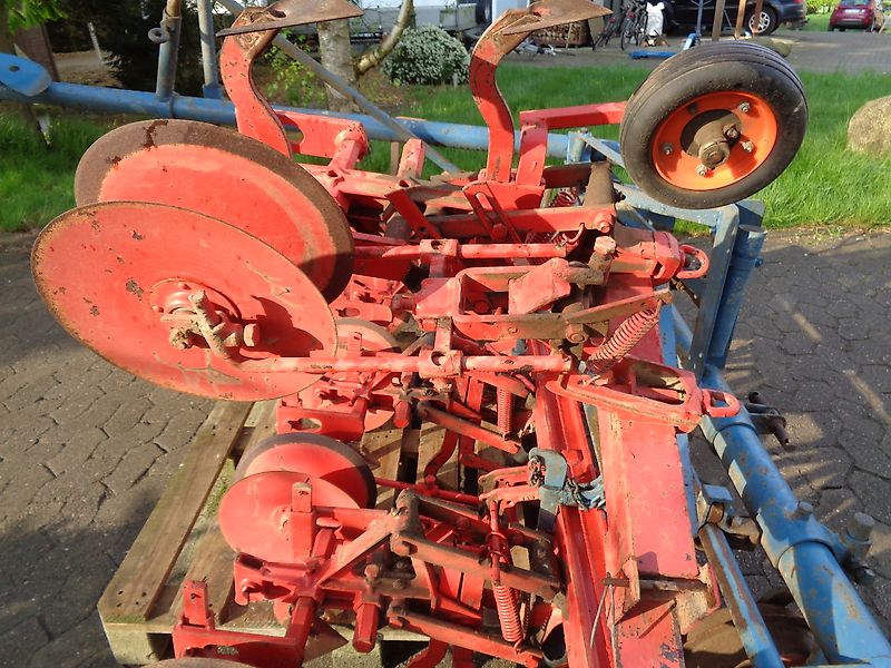 Rau Hacke 6 Reihig Gänsefußschare mit Pilotensitz