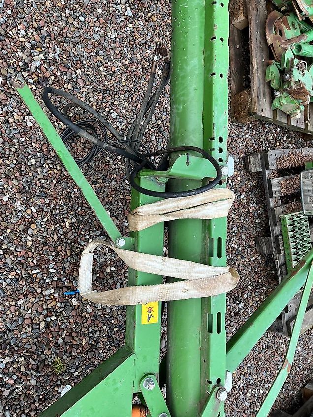 Amazone Düngerbefüllschnecke mit hydr. Neigungsverstellung und Doppelauslauf (von ED 601-K)