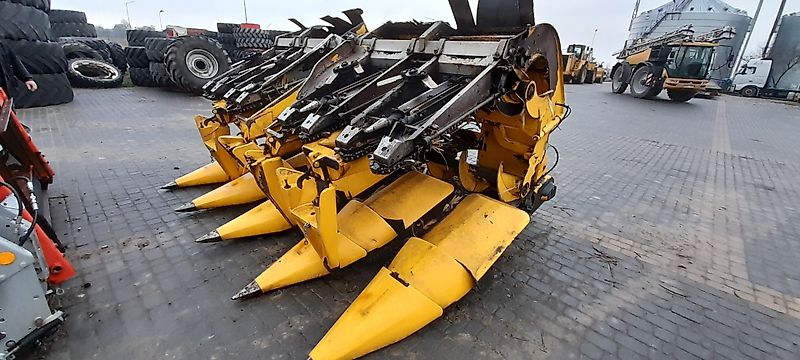 New Holland 8 rzędów MF875W