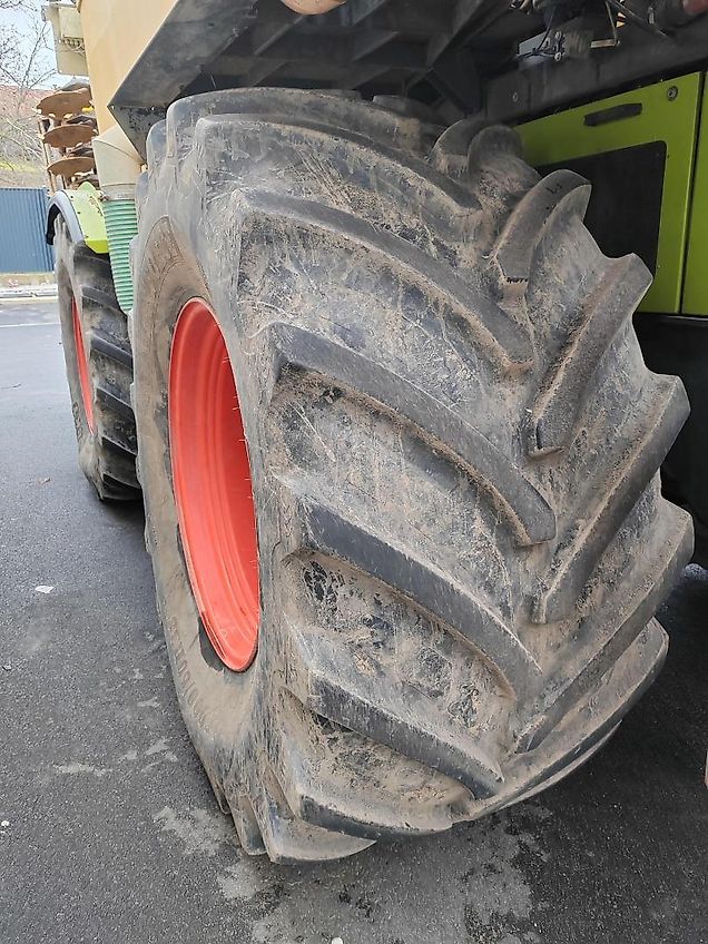 Claas CLAAS XERION 3800 SADDLE TRAC