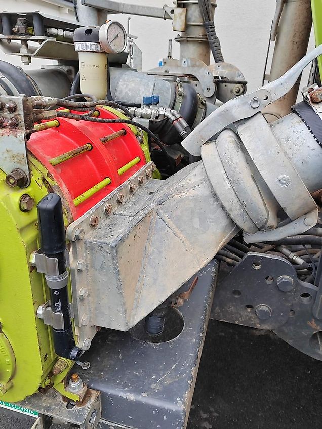 Claas CLAAS XERION 3800 SADDLE TRAC