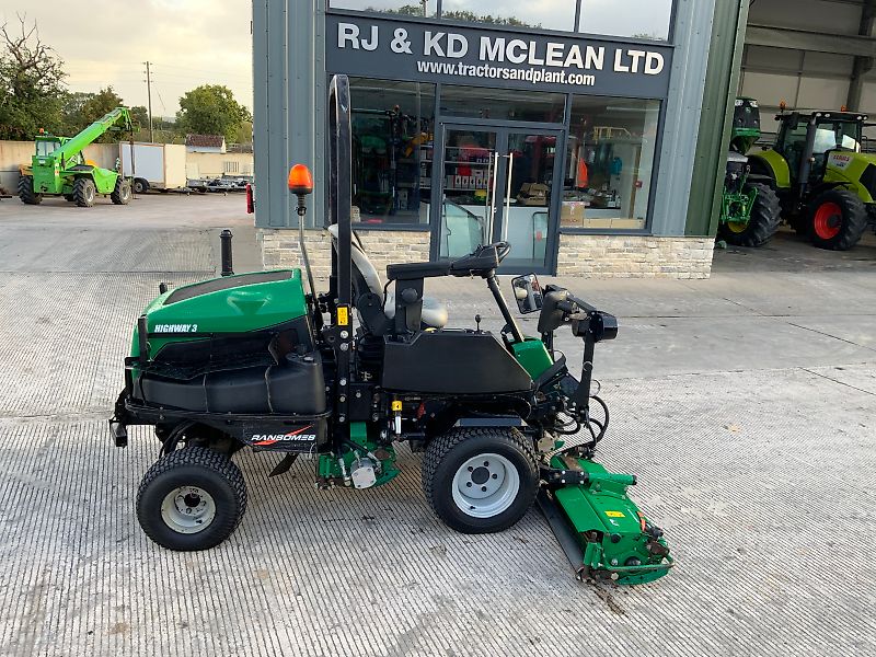 Ransomes Highway 3 Triple Mower 4WD (ST24328)