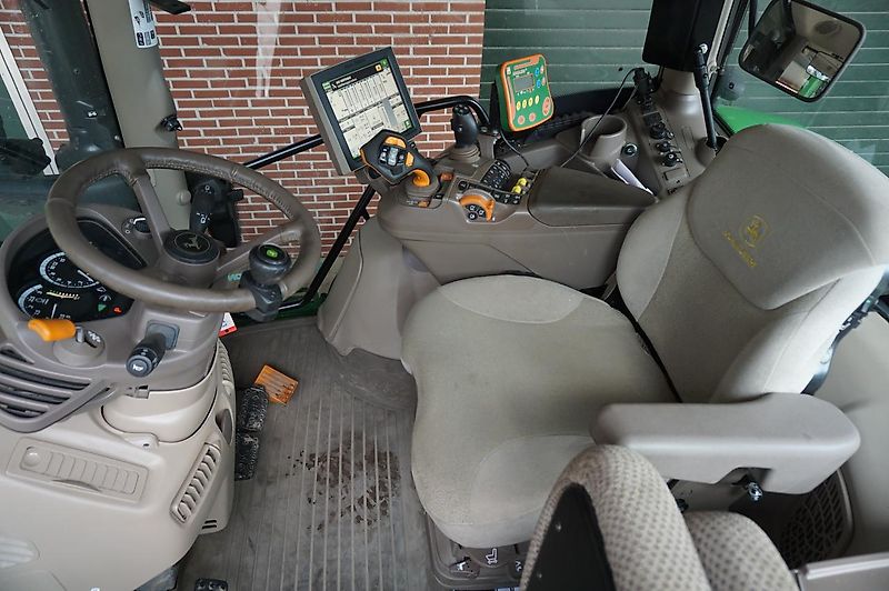 John Deere 6130R Command Pro FZW ATr+ Quicke Q4m Frontlader