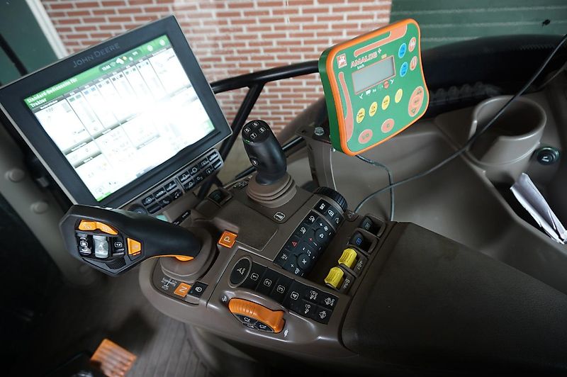 John Deere 6130R Command Pro FZW ATr+ Quicke Q4m Frontlader