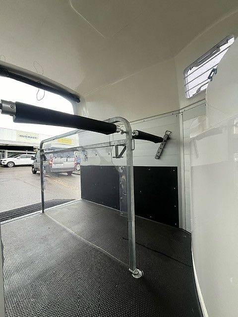 Humbaur Xanthos Aero Pferdeanhänger 2,4t. ALU SK DS NEU