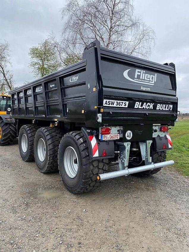 Fliegl ASW 367 Black Bull Baumulde Bauabschieber Erdmulde