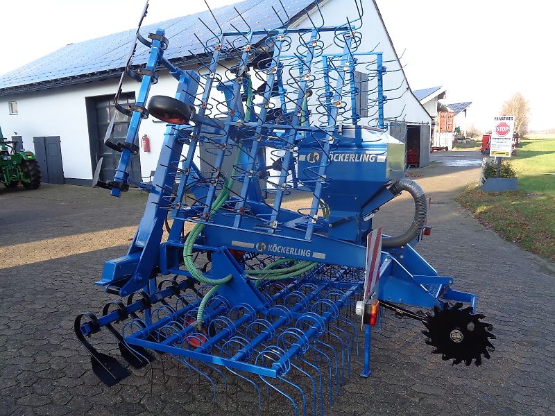 Köckerling Grünlandstriegel Köckerling Grasmaster 600 cm Arbeitsbreite Grünlandnachsaatgerät mit Pneumatikstreuer Crossbord zur Maulwurfhaufeneinebnung Kein Güttler Einböck Hatzenbichler Carree Grünlandstriegel Grünlanschlitzgerät mit Belüftungseinrichtung Nachsaatg