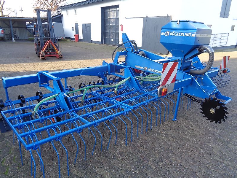Köckerling Grünlandstriegel Köckerling Grasmaster 600 cm Arbeitsbreite Grünlandnachsaatgerät mit Pneumatikstreuer Crossbord zur Maulwurfhaufeneinebnung Kein Güttler Einböck Hatzenbichler Carree Grünlandstriegel Grünlanschlitzgerät mit Belüftungseinrichtung Nachsaatg
