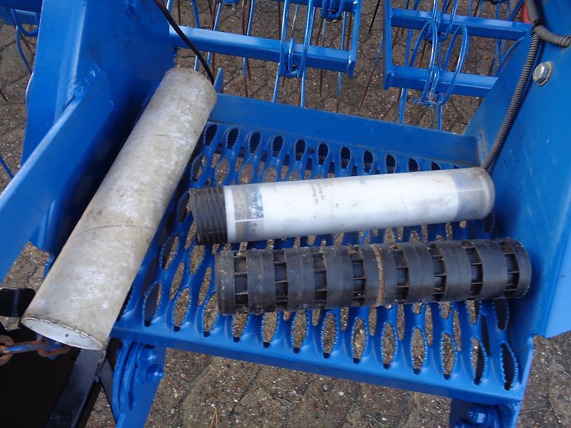 Köckerling Grünlandstriegel Köckerling Grasmaster 600 cm Arbeitsbreite Grünlandnachsaatgerät mit Pneumatikstreuer Crossbord zur Maulwurfhaufeneinebnung Kein Güttler Einböck Hatzenbichler Carree Grünlandstriegel Grünlanschlitzgerät mit Belüftungseinrichtung Nachsaatg