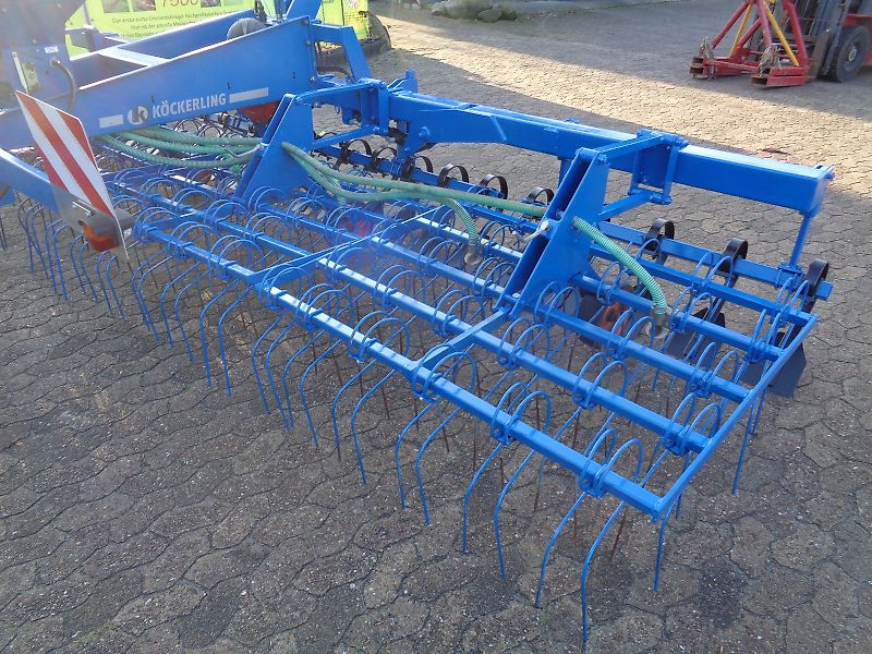 Köckerling Grünlandstriegel Köckerling Grasmaster 600 cm Arbeitsbreite Grünlandnachsaatgerät mit Pneumatikstreuer Crossbord zur Maulwurfhaufeneinebnung Kein Güttler Einböck Hatzenbichler Carree Grünlandstriegel Grünlanschlitzgerät mit Belüftungseinrichtung Nachsaatg