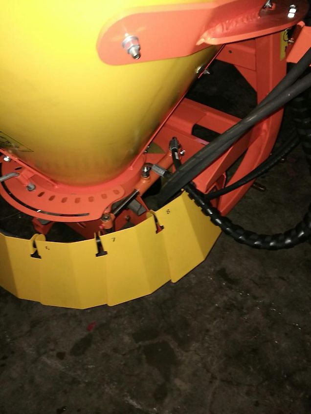 Pronar PS-250M Sand-/ Salzstreuer