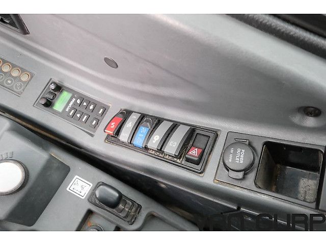 Hyundai Robex 55W-9A | 2017 | 2636h |