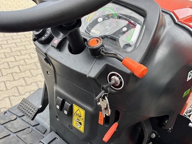 TAFE 6028 H VOORLADER HST