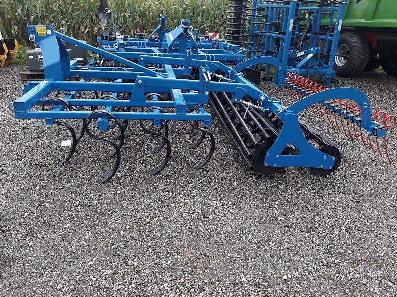 Agripol Leichtgrubber KOBALT 300 T Federzinkenegge mit Doppelwalze und Striegel