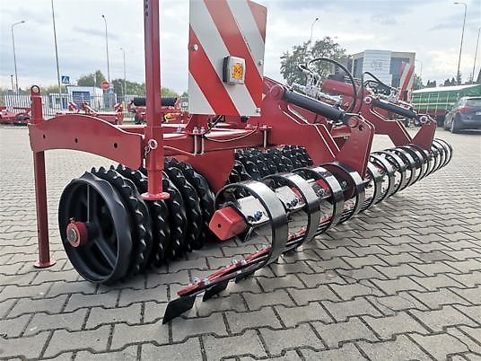 Lupus Wał Cambridge na przedni tuz z włóką 3,0 m , ø 500 / Cambridge roller for the front hitch with a scraper bar 3.0 m, ø 500 /Cambridge-Walze für den Frontkraftheber mit Schürfleiste 3,0 m, ø 500