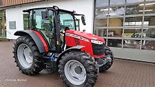 Massey Ferguson Traktor 5711M