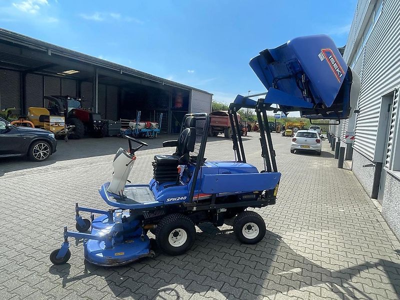 Iseki SF240F diesel frontmaaier met opvang